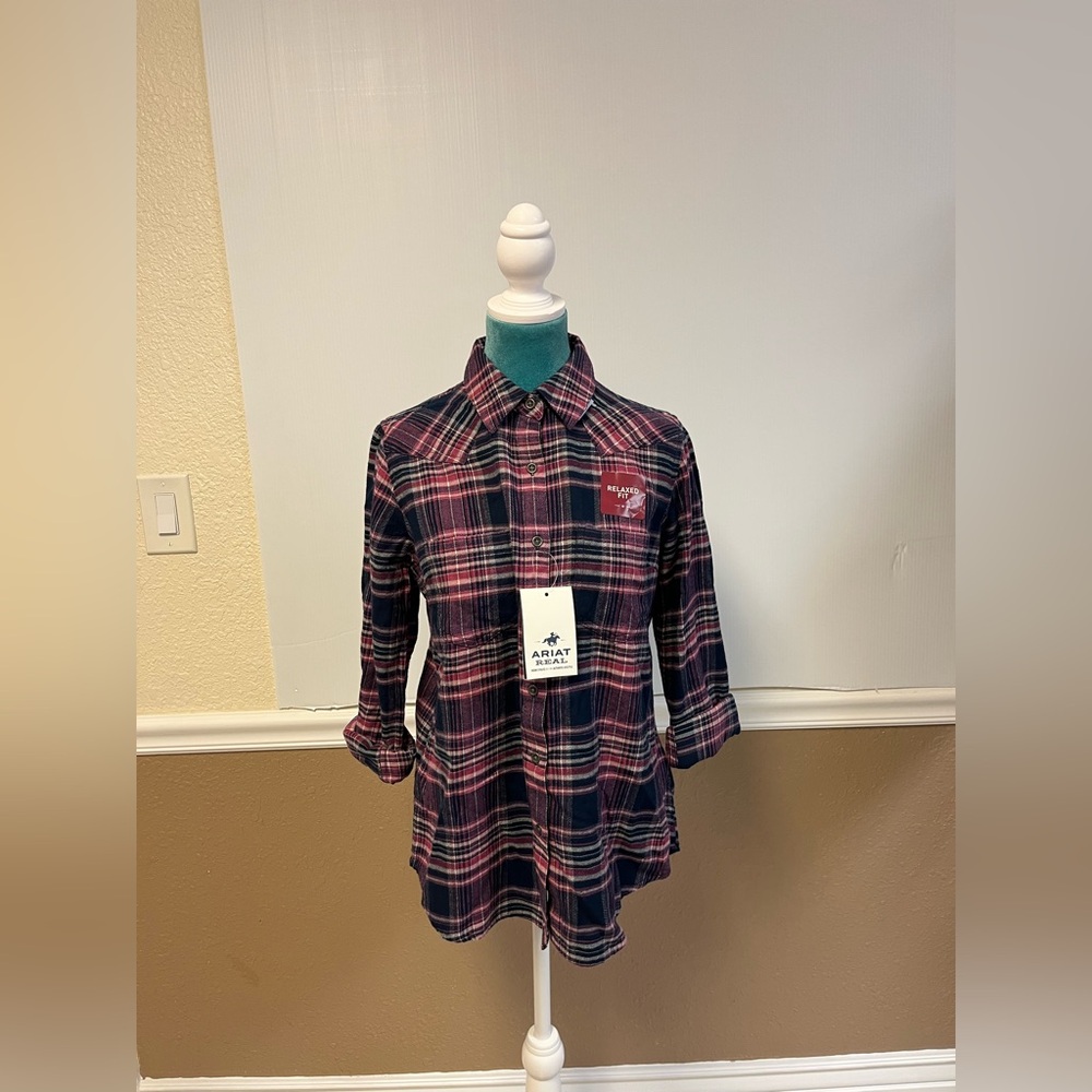 NWT Ariat Women’s REAL Billie Jean Button Down Shirt – Sweetness Size S